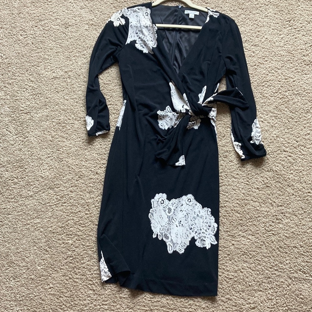 New York & co. Stretch size S V-neck wrap dress